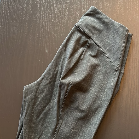 LuluLemon here to there 7/8 pant size 6 - Picture 3 of 5